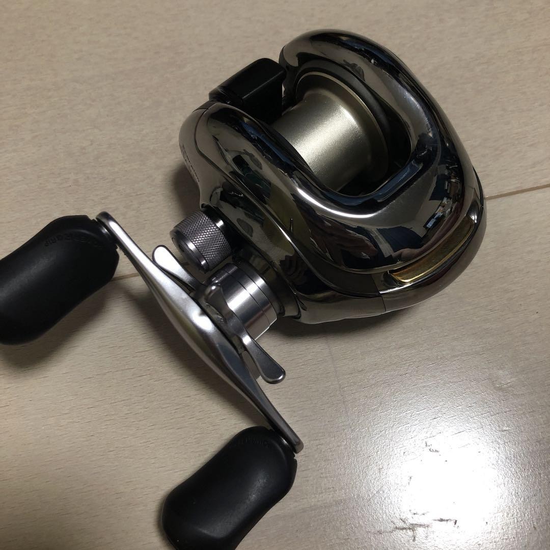 Shimano Scorpion Antares RH220 Right-Hand Fishing Reel