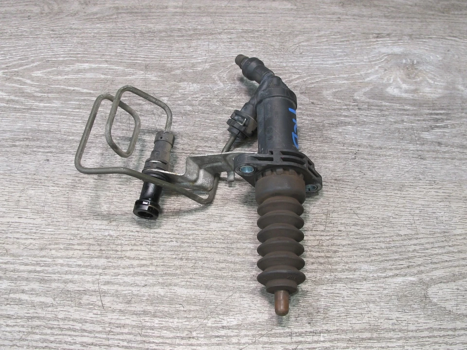 2008-2013 BMW E90 E91 E92 E93 M3 328i 335i SLAVE CLUTCH CYLINDER 6785964 - Image 4 of 4