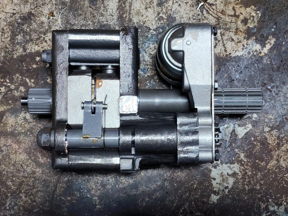 1684583M92 535087M91 BOMBA HIDRÁULICA A/M NUEVA MASSEY FERGUSON 135/165/175/235/245 Foto 2 de 4