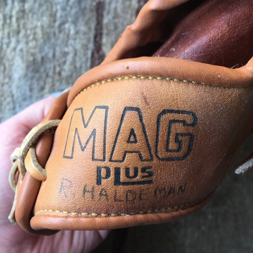 MAG Plus Rawhide Lacing Catcher’s Mitt - Picture 3 of 4