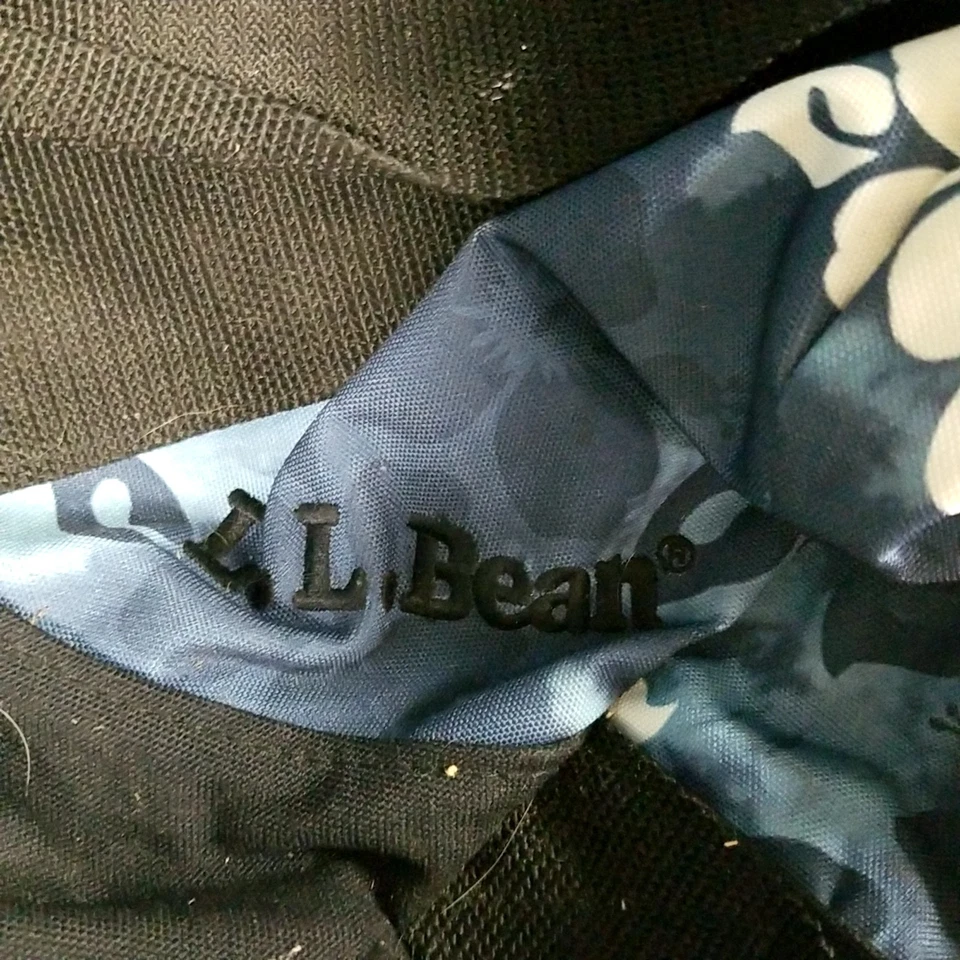 4 件装 LL Bean 蓝色/白色花卉图案旅行行李箱滚动行李箱包套装 — 第 3/4 张图片