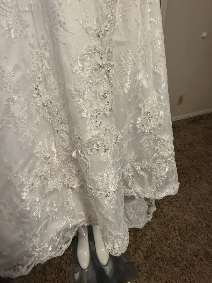 Vestido de novia Alfred Angelo marfil talla 6 flores bordado Foto 4 de 4