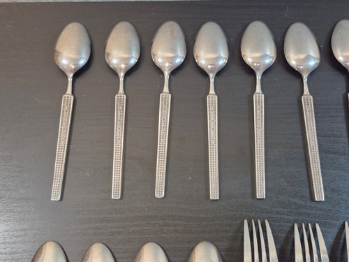 Japan National Stainless Renown L5 Grid Design Flatware Set 32pc – Spoons Forks - Picture 16 of 17