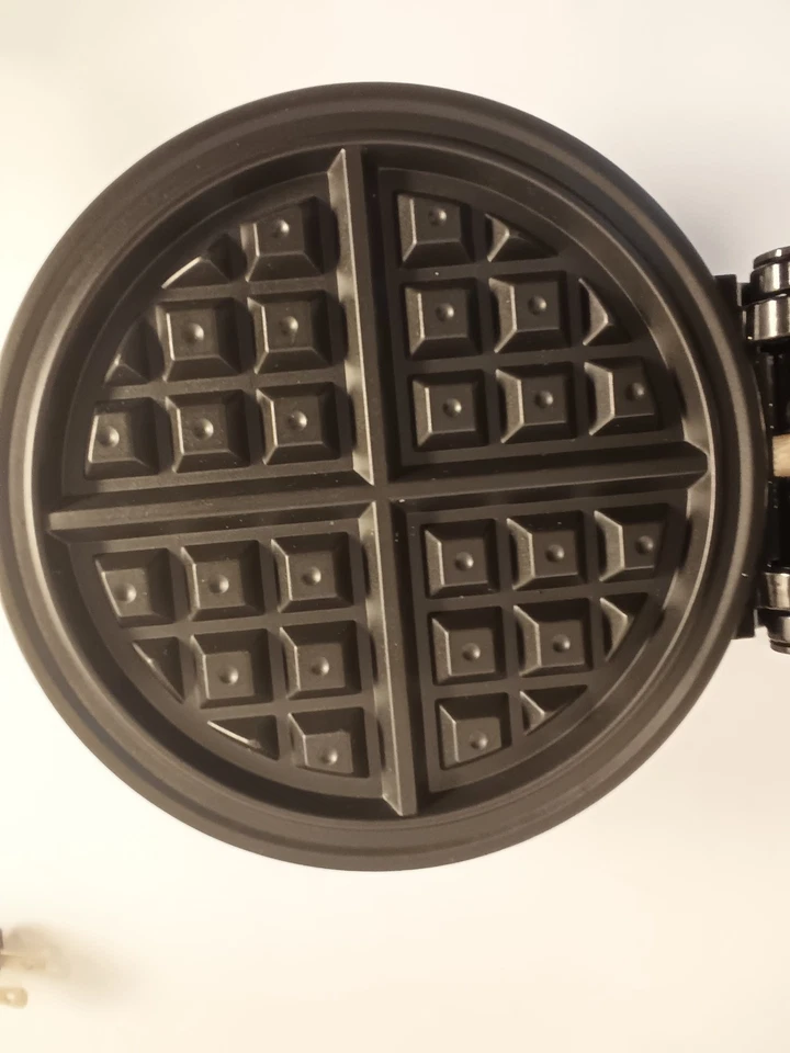 Gofrera Redonda OSTER Modelo 3883 Acero Inoxidable Antiadherente Probada y Funcionando Foto 2 de 4