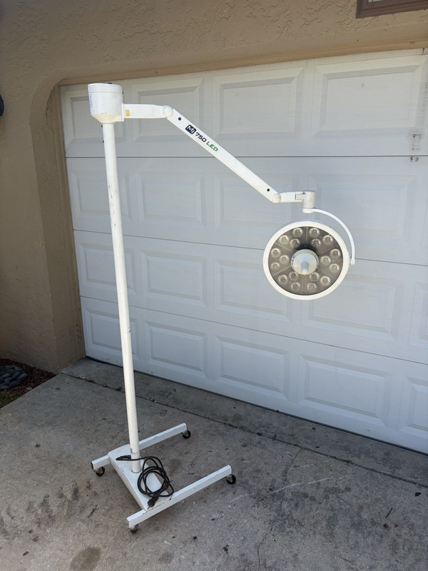 Medical Illumination MI-750 LED Exam Light Floor Model XLDP-FM 061423