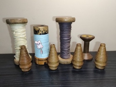Lot of 8 Vintage Wood Bobbin Spindle Spool Spools Industrial Primitive Decor