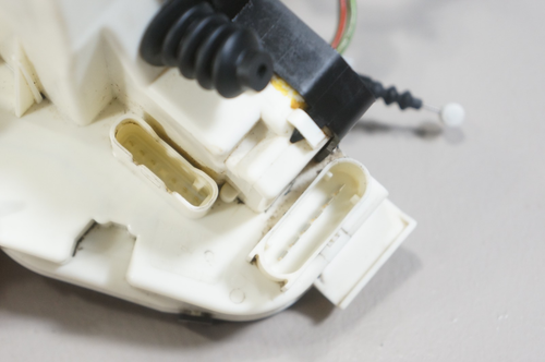actuador cerradura puerta delantera izquierda mercedes s550 s63 sin llave go 2217207535 - Imagen 10 de 14