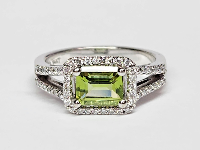 EAST/WEST 14k White Gold Emerald Cut PERIDOT & Diamond Halo Accent Ring Sz 7
