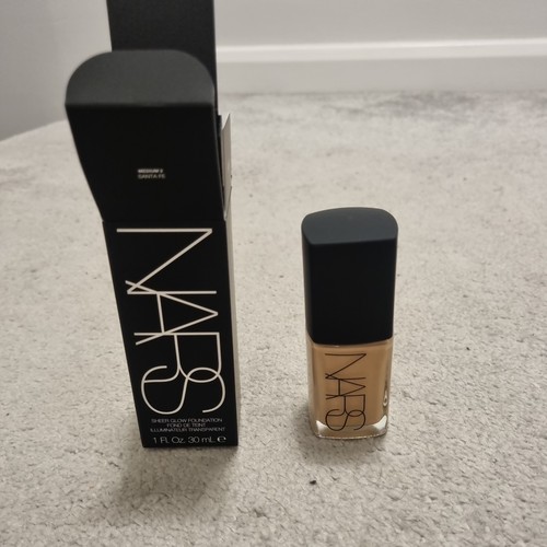 NARS Sheer Glow Foundation - Medium/Dark 4 - Picture 4 of 4