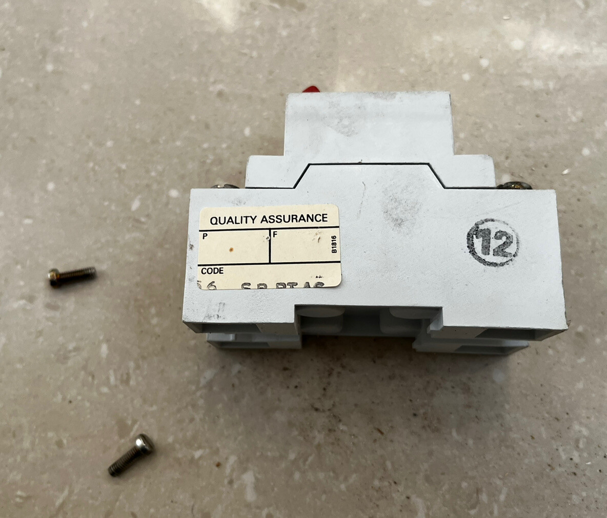 LB326P Multicomp Isolatore Chiuso 32A 6 Poli LB326P Multicomp Isolatore Chiuso 32A 6 Poli