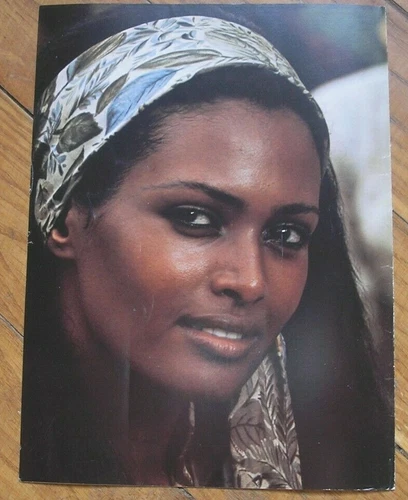 ZEUDI ARAYA COPERTINA TUTTO CINEMA 1976 MAGAZINE ITALY