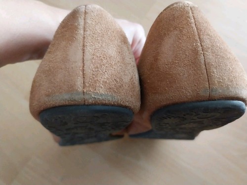 Original UGG Australia Slipper Wildleder/Lammfell hellbraun Gr. 39 - Bild 6 von 7