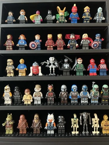 LEGO Minifigures and accessories Star Wars and marvel (case included)