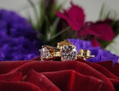 0,66 ct Rundschliff Diamant Ohrstecker 14 K Gelbgold 2/3 ct