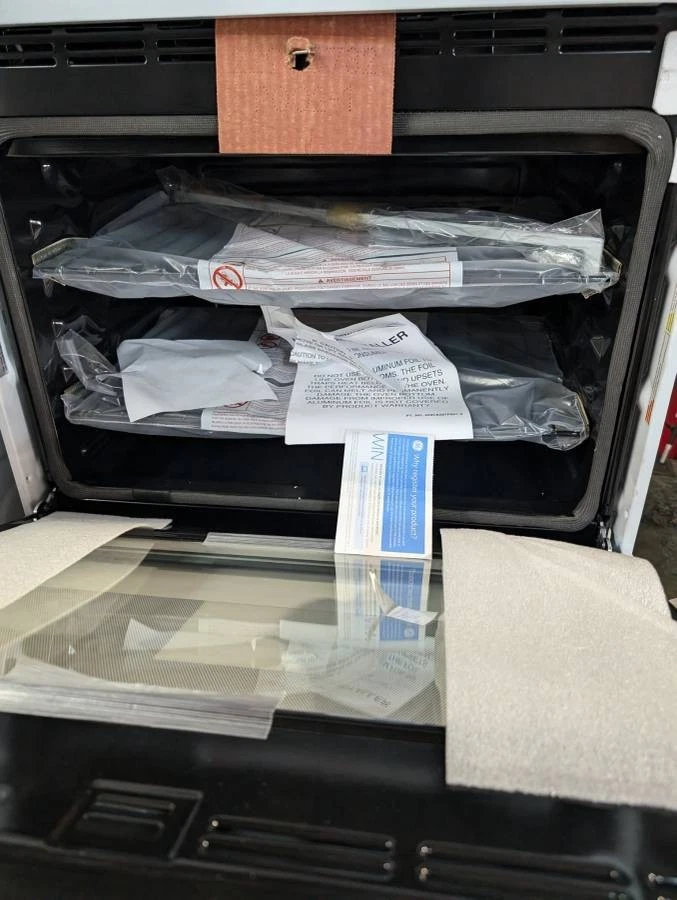 GE 30-in Smart Single Electric Wall Oven Self Steam Cleaning White JTS3000DNWW - Image 2 of 4