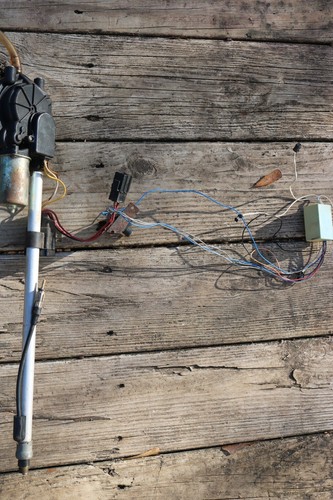 OEM Volvo 240 Original Power Antenna W/ Pigtail 740 940 Tested 242 244 - Foto 7 di 7