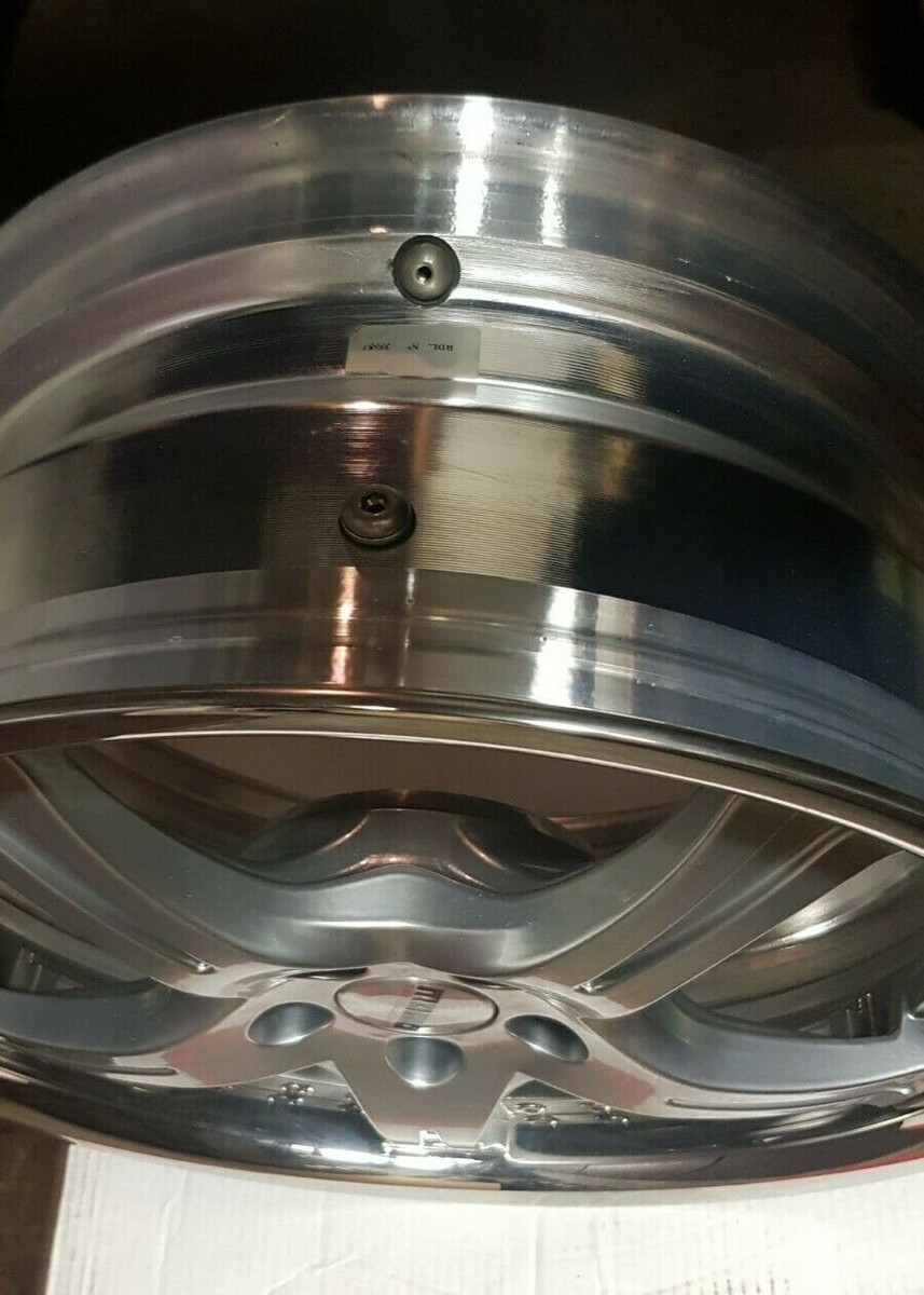 【momo】シール2 MOMO FXL 2 LUXURY FORGED - 7,5x17 et35 5x100 - 1 cerchio SINGOLO