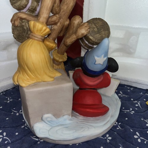 Fantasia Disney Mickey Heroes & Villains Sculpted Porcelain Figurine 998/24,750 - Picture 11 of 14