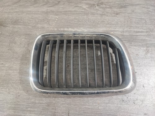 Kühlergrill Niere  rechts     BMW E36    51138185802  8185802