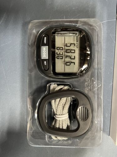 3D Pedometer, Portable Walking Accurate Step Counter with Clip & Strap - Picture 7 of 9