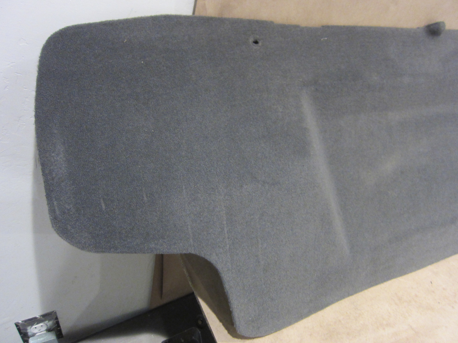 Maserati Quattroporte Trunk Trim Back Wall / Fuel Tank Cover Carpet  981307000