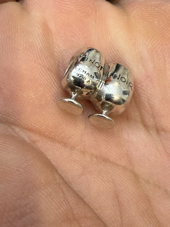 Auténticas copas de vino de plata esterlina Chamilia Pinot Grigio & Noir encanto Foto 2 de 4