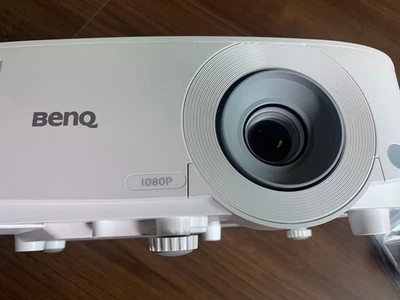 BenQ MH550 Full HD DLP Projektor 3500 ANSI Lumen getestet HDMI... - Bild 1 von 4