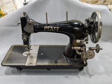 vintage Pfaff 11 treadle sewing machine cast iron pedal machine fits in table