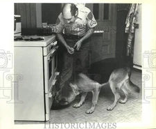 1986 Press Photo Corporal Steve Nicely with Police Dog Bo - saa15687