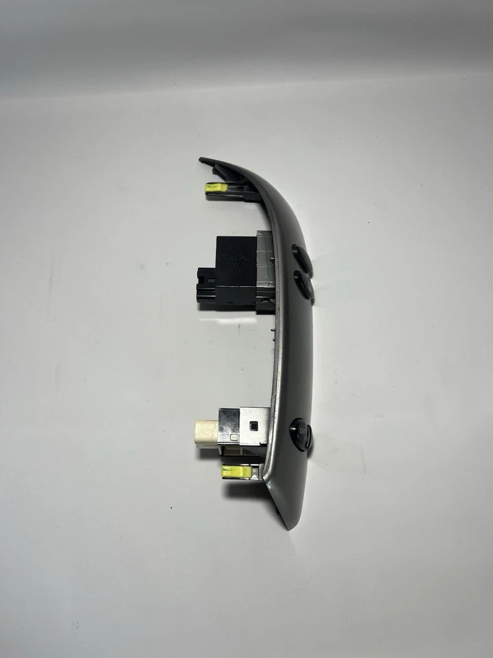 Toyota Sienna 2004-2010 radio tablero panel bisel plateado con interruptores OEM Foto 2 de 4