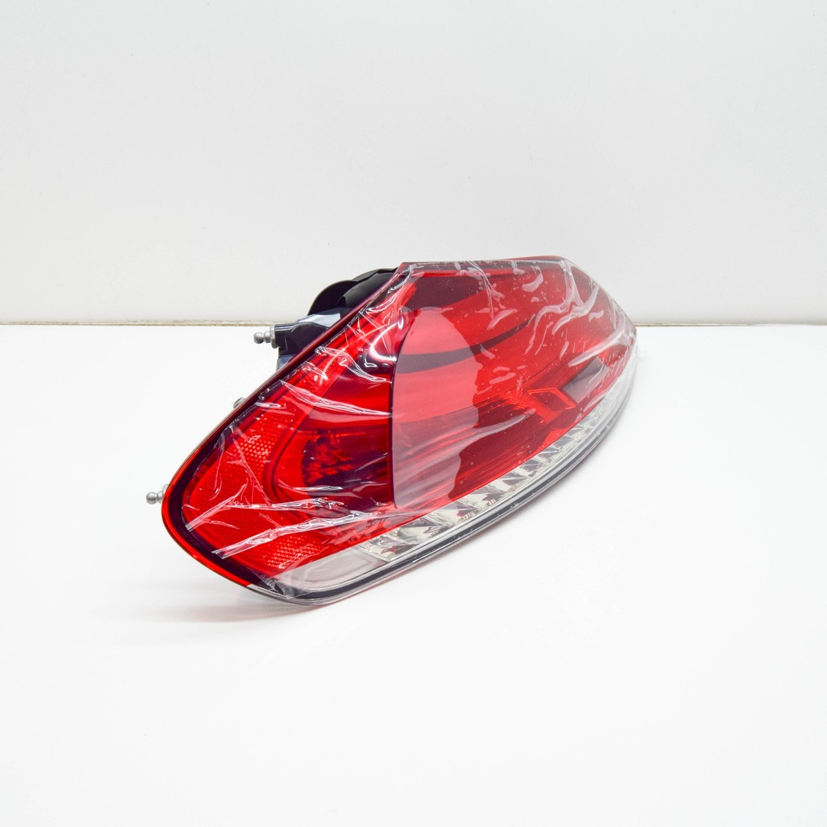 BMW Z4 Roadster E89 Rear Left Taillight 63217191775 7191775 NEW