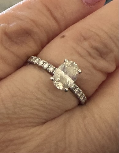 Diamond Engagement Ring - Picture 3 of 7