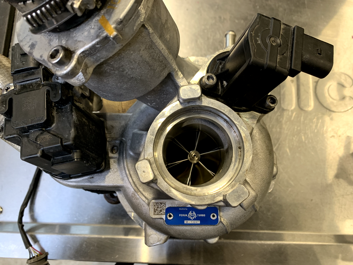 Turbolader AUDI VW SEAT 2.0TFSi GTi 169kW-200kW BHZ 06F145702CX+ Montagesatz