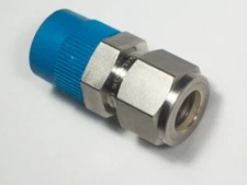 1- Swagelok Stainless Steel Connector, 1/2" OD Tube x 1/2" MNPT,  SS-810-1-8