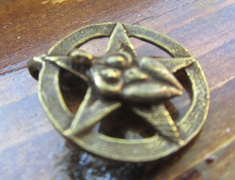 Venus 带五角星黄铜异教徒神秘黄金吊坠珠宝首饰 — 第 3/4 张图片