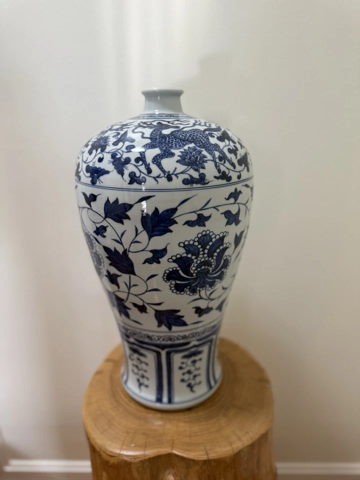 18-дюймовая китайская сине-белая ваза Meiping с цветочным рисунком оленя цилинь феникса — без повреждений - Изображение 2 из 4