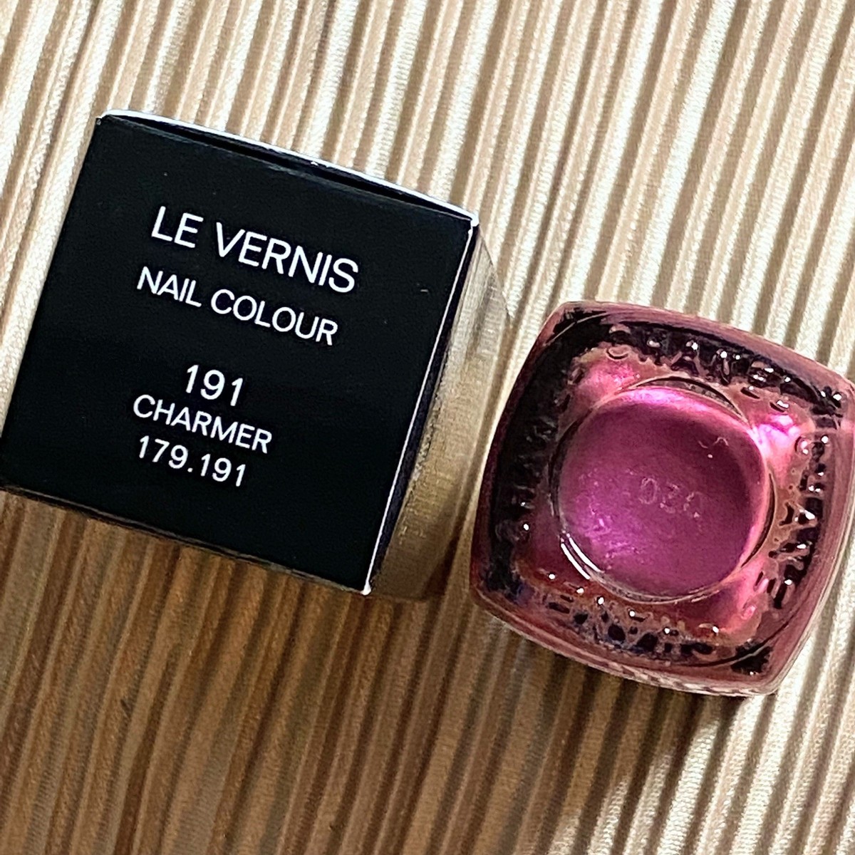 CHANEL LIMITED EDITION 191 CHARMER Le Vernis Nail Polish