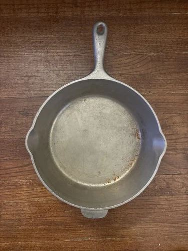 Wagner Ware Sidney O Cast Iron Frying Pan 1401-A 11'' Diameter Vintage