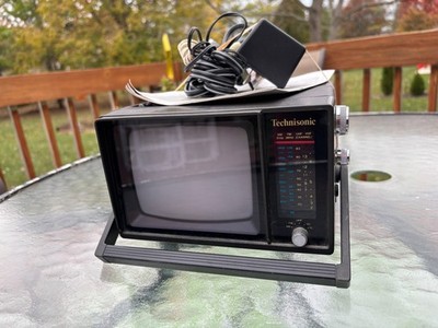 Vintage Technisonic 5  TV & AM/FM Radio - Model TVR-100 - Retro