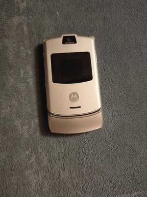 Motorola RAZR V3  Kult-/ Klapphandy in Silber