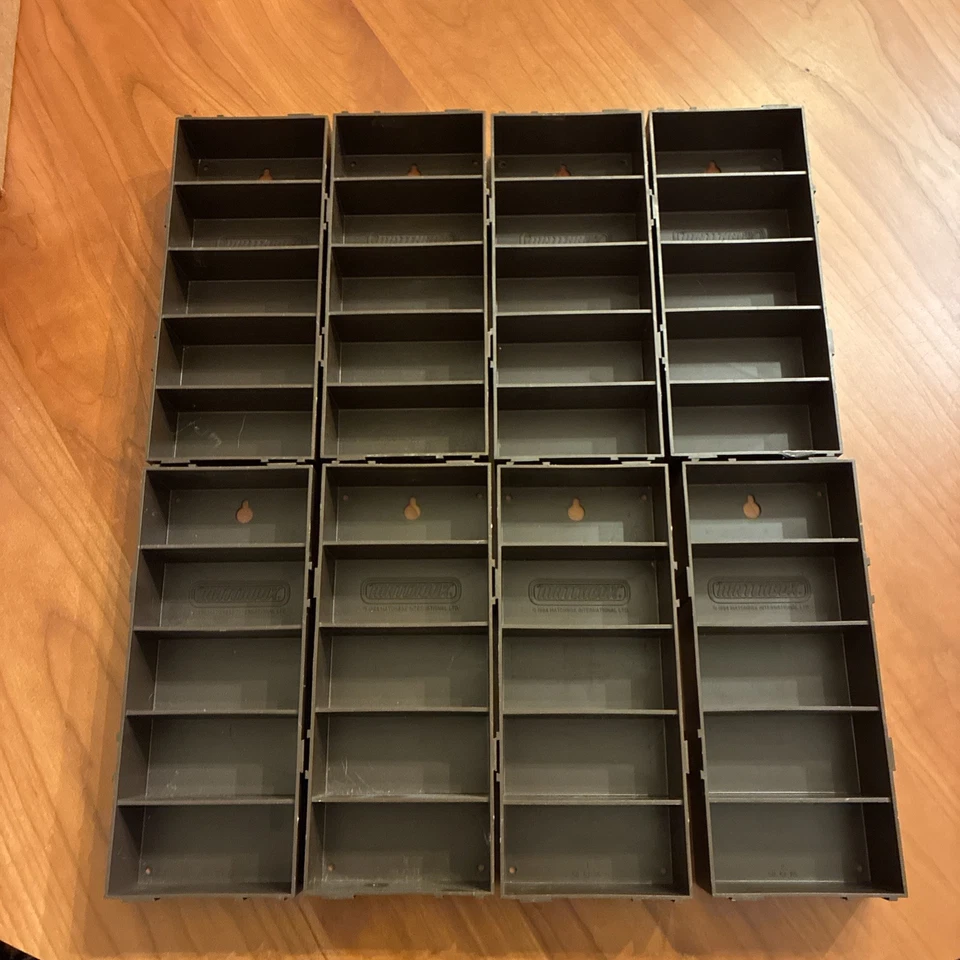 Vitrina de pared entrelazada de 5 ranuras de plástico marrón 1984 OCHO Matchbox Foto 3 de 3