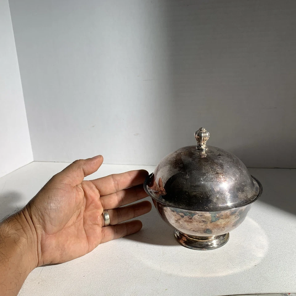 Vintage Reed & Barton #102 Silver Plated Serving Sugar Gravy Bowl with Lid Cover - Image 2 of 4