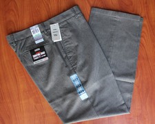 NEW MENS DOCKERS SIGNATURE KHAKI STRAIGHT FIT FLAT FRONT PANTS VARIOUS SIZES NWT