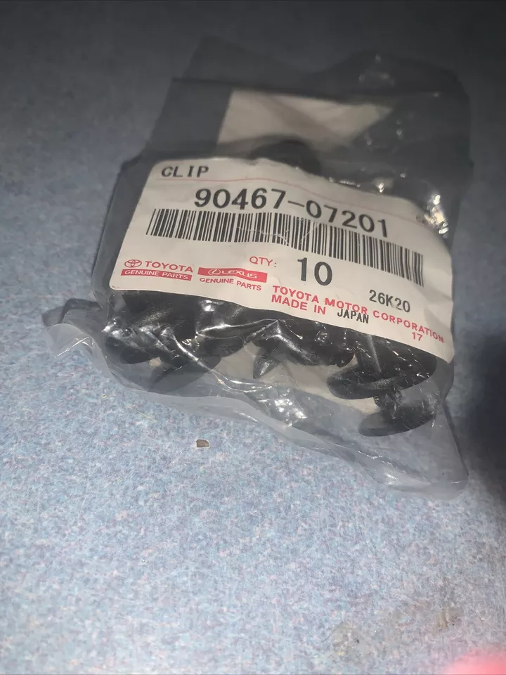 Clip de revestimiento de guardabarros genuino Toyota (x10) 90467-07201 Foto 2 de 2