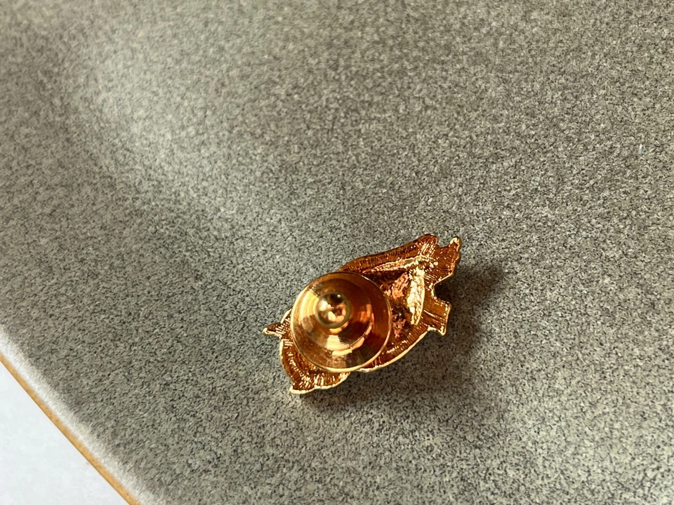 De colección Firmado Avon Búho Dorado con Cuerpo de Estrás Verde y Ojos Blancos Solapa Sombrero Foto 4 de 4