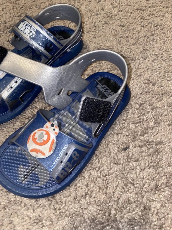 ZAPATOS STARWARS GRENDENE TALLA 11 NIÑOS R2D2/BB8 ¡PINS! ¡ENVÍO RÁPIDO! ¡LIGERAMENTE USADO! Foto 4 de 4