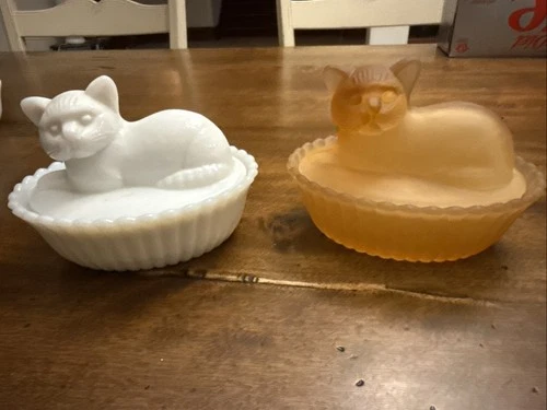 Vtg Westmoreland Glass Apricot Mist 5" Cat Candy Dish & Milk Glass Cat Lot