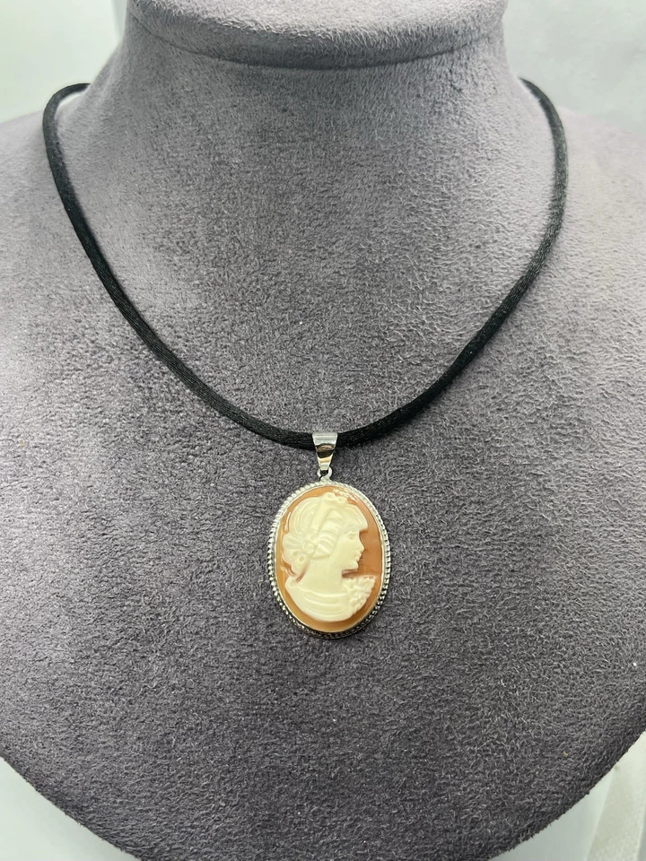 Ciondolo in Argento 925 con Cammeo Corniola Ovale 25mm – Fatto a Mano - Immagine 2 di 4