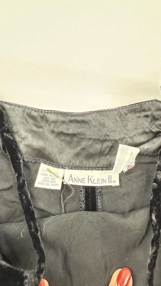 Camiseta Regata Anne Klein II Feminina Média Preta Veludo Alça - Imagem 4 de 4