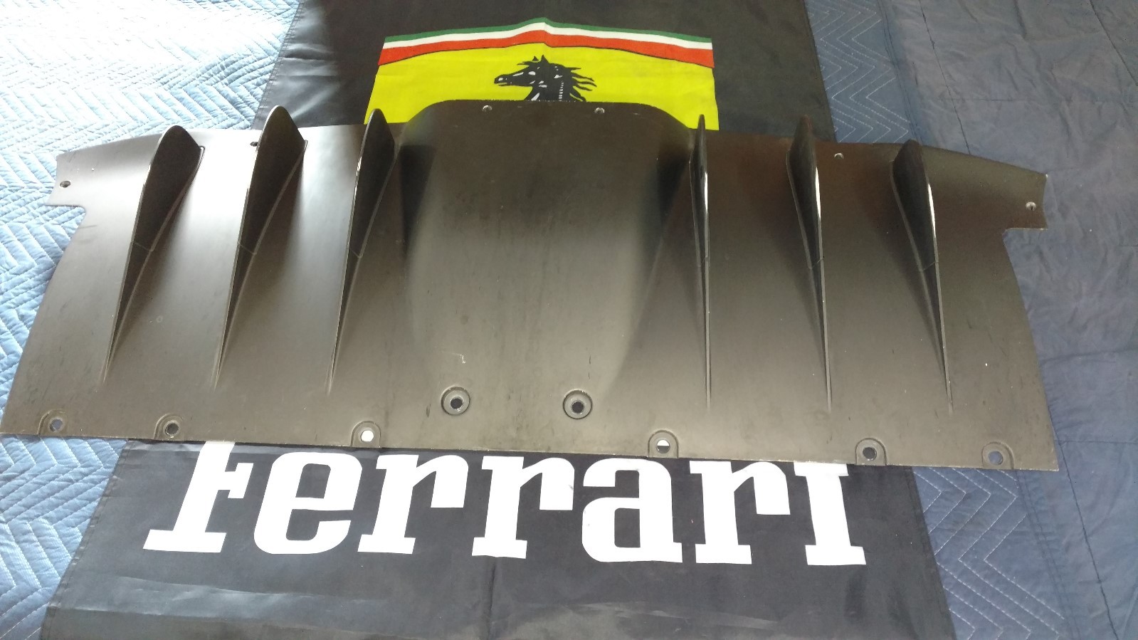 FERRARI 458 ITALIA SPIDER REAR BUMPER DIFFUSER COMPLETE OEM 82456300 82456310